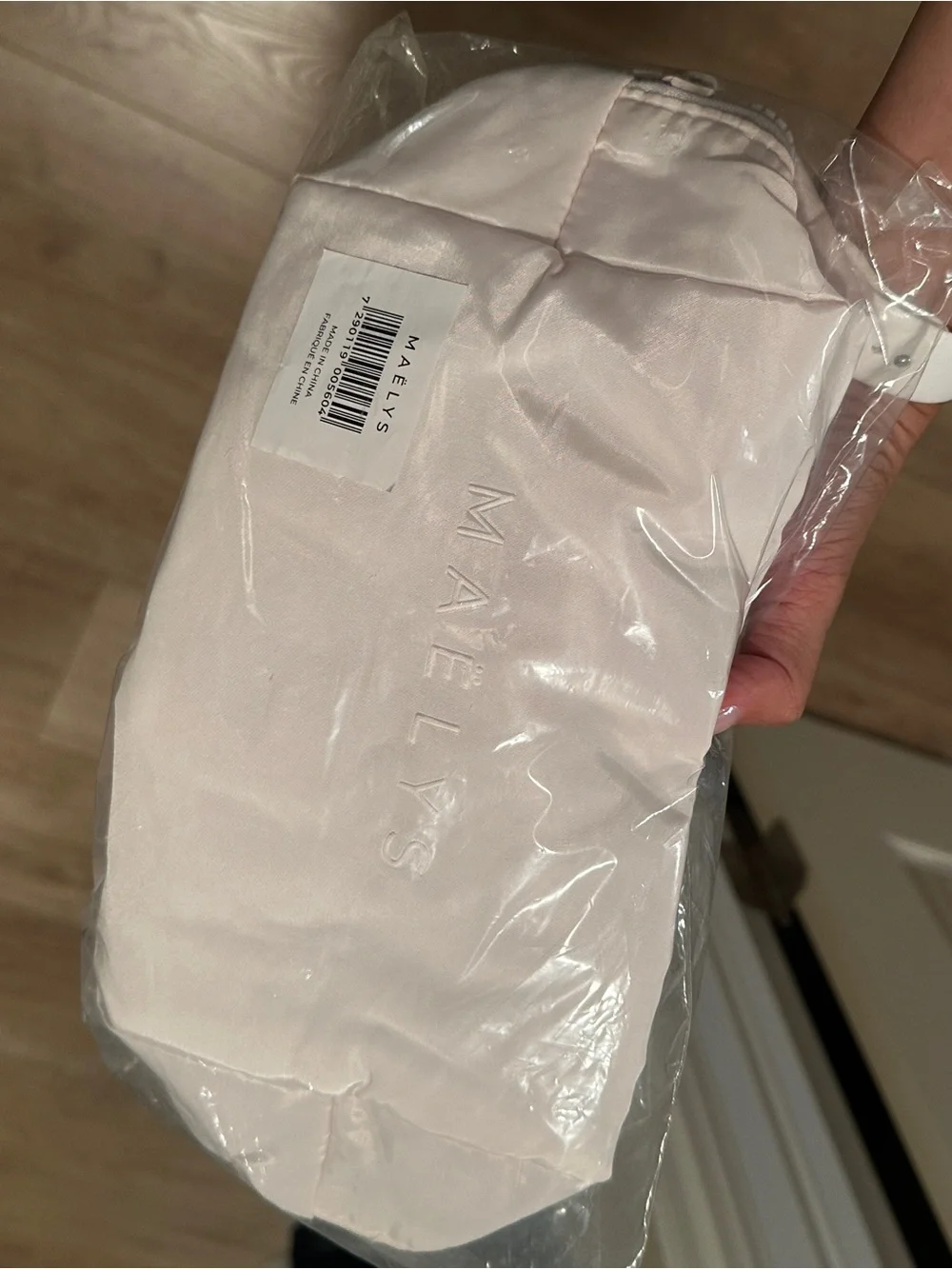 MAËLYS Cosmetic Pouch - Soft Quilted Makeup Case, Cream, NWT